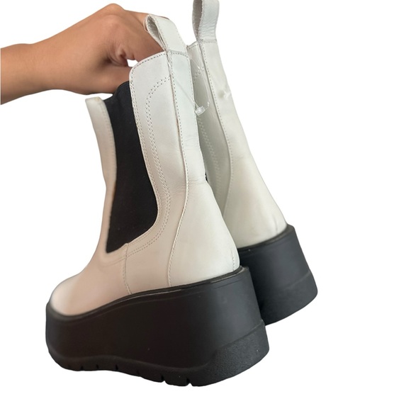 FREE PEOPLE Imogen Chelsea Platform Leather White Black Boots - Picture 12 of 14